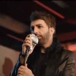 دانلود آهنگ علی لهراسبی زیبا جان آرام آرام شدی نیمه ی جانم شدی ماه تمامم زیبا جان 320 متن ترانه